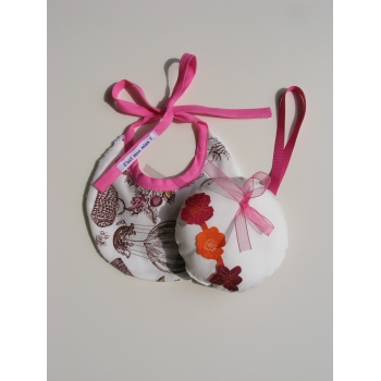 Pack naissance bavoir + guirlande Costume rose